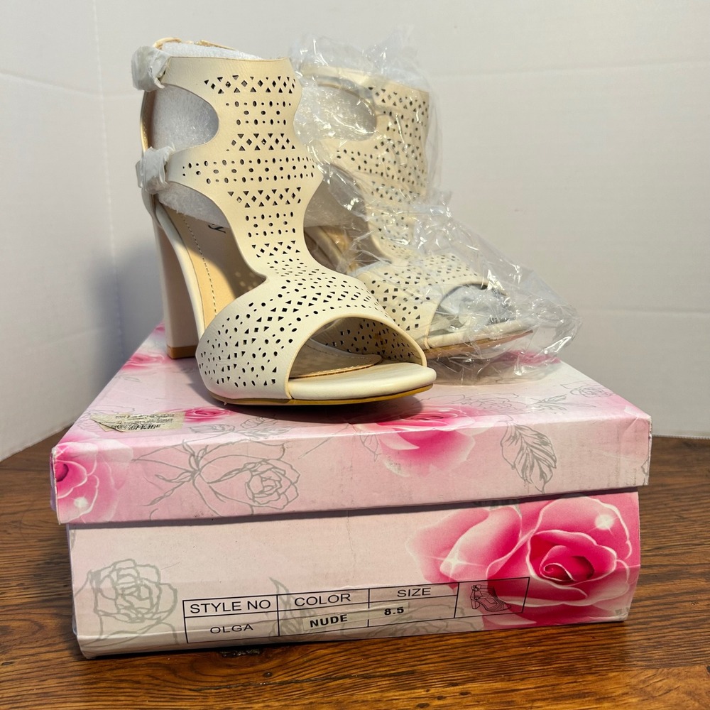 Olga Nude Laser Cut Block Heel Sandals‎ Women Size 8.5 Open Toe Back Zip Shoes
